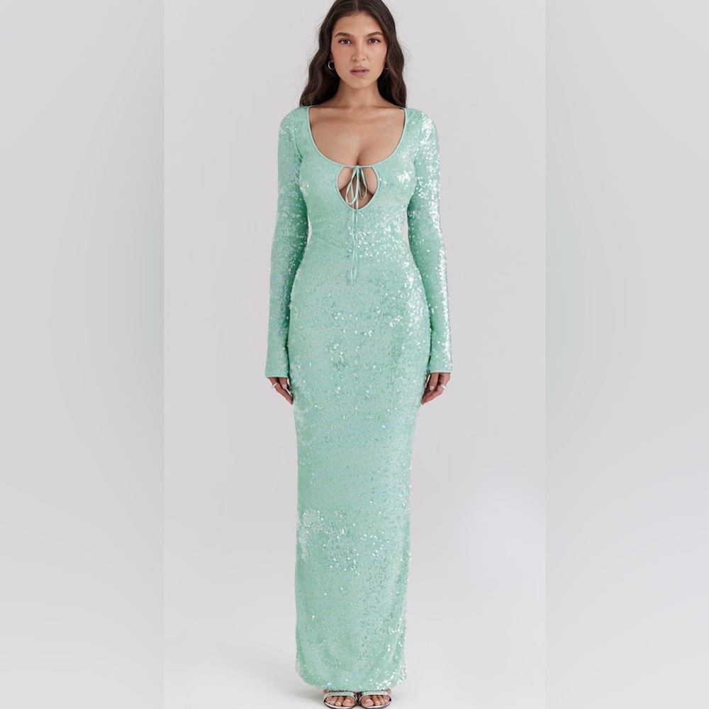 HOUSE OF CB TITANIA
SEAFOAM SEQUIN MAXI GOWN